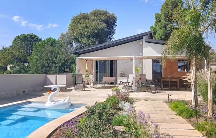 adc97e29-cff1-44c6-bd51-1c98707e3765